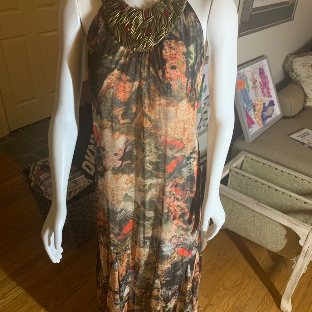 Alice + Olivia gorgeous gown. Unique beading at the top. The colors are fab! Am - Picture 15 of 15